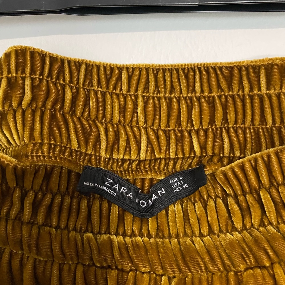 Zara Gold Velvet Trouser Pants - Picture 6 of 7